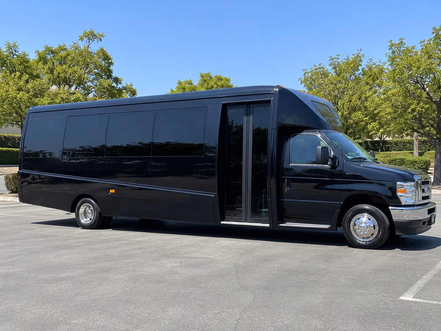 art museum and fine arts field trip buses for plymouth area schools