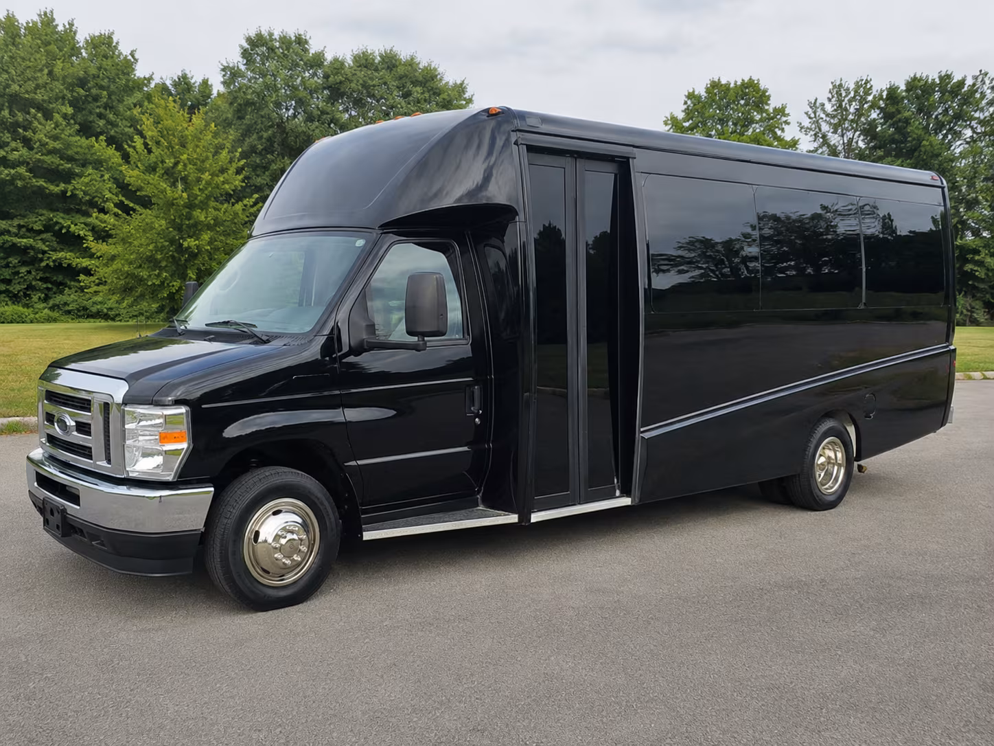 buses for history and cultural field trips near plymouth minnesota