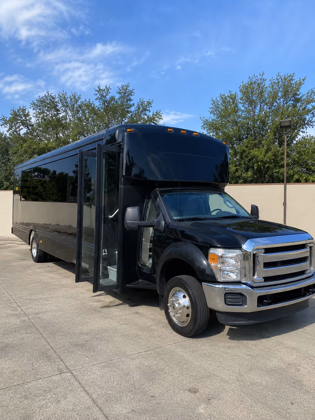 plymouth 20 passenger party bus