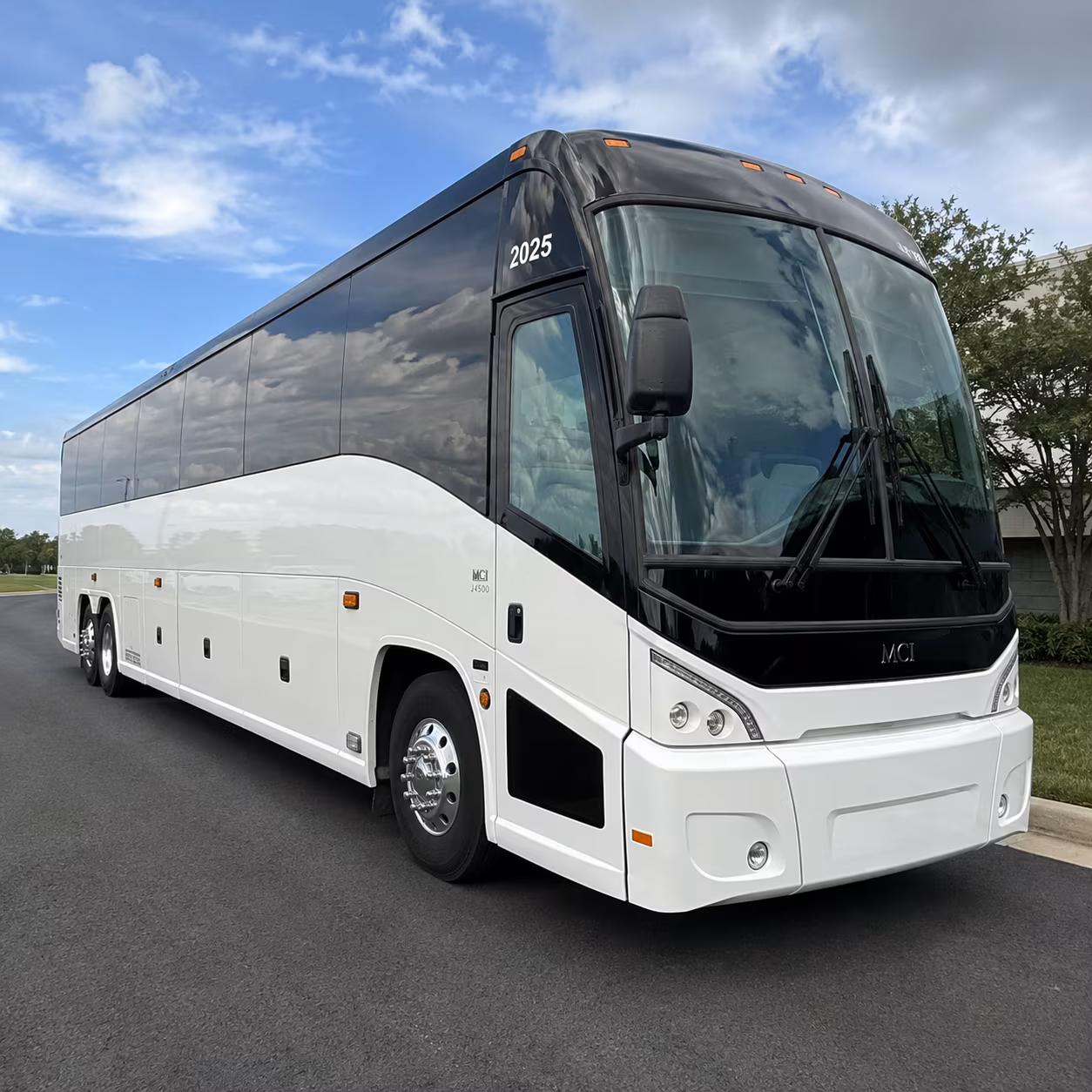 shuttle buses for plymouth medical and healthcare employee commutes