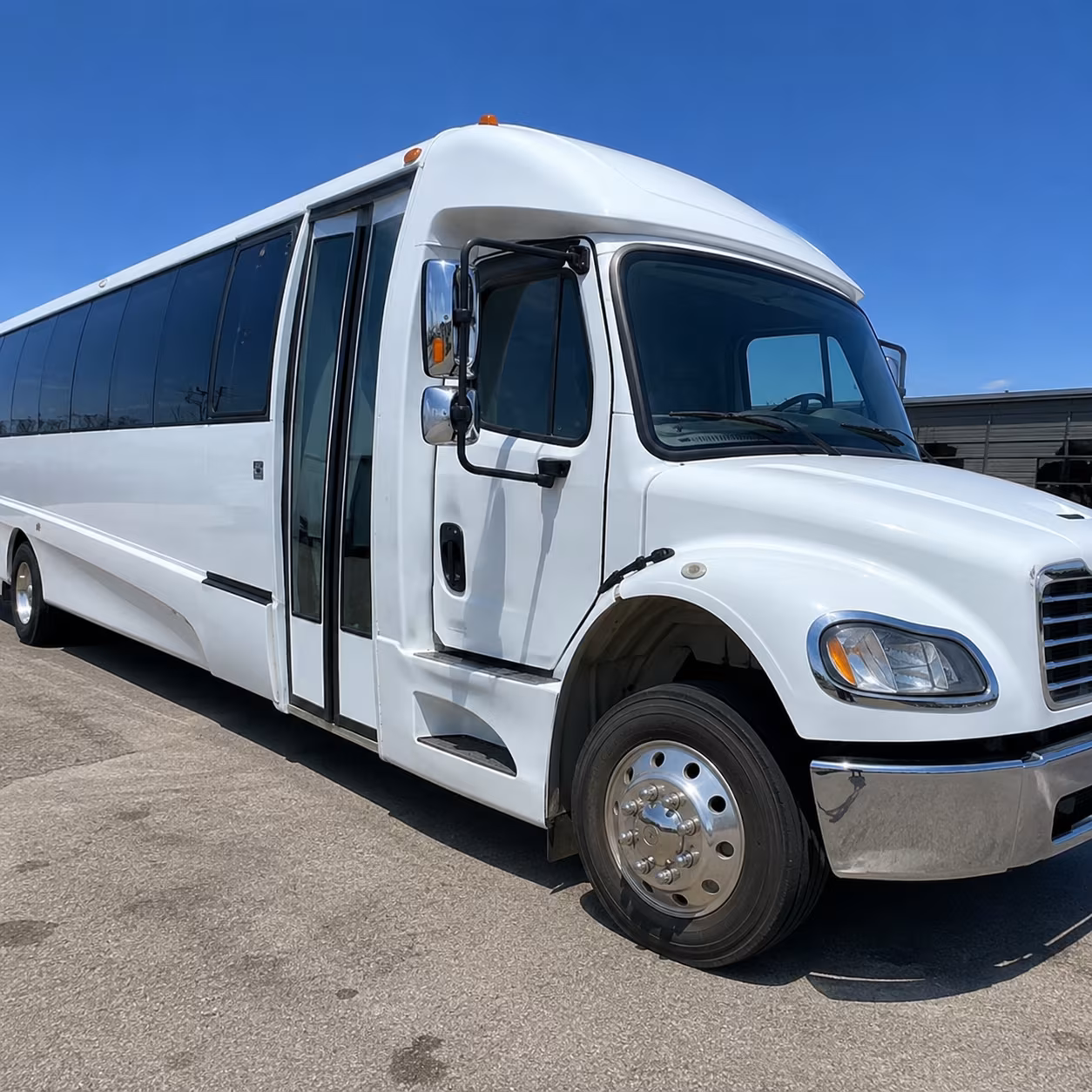 wedding and special occasion buses in plymouth minnesota